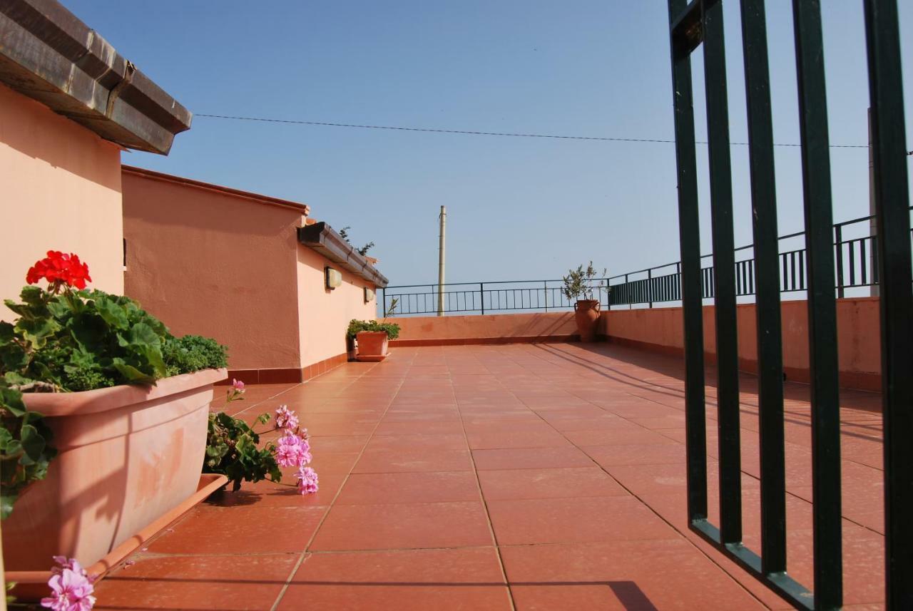 Casa Vacanze La Terrazza Sul Golfo Castellammare del Golfo Eksteriør billede